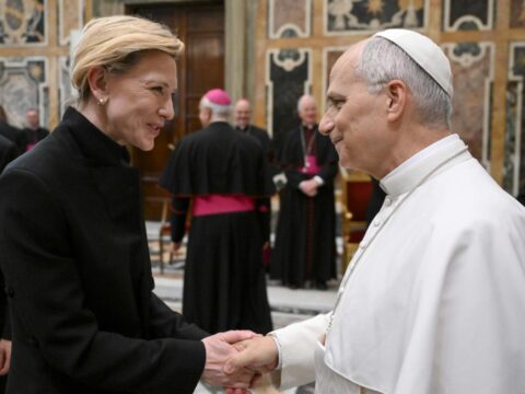 Pope asks cinema luminaries to continue to challenge, inspire and give hope