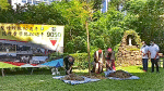 From left to right: Father Ng, Cardinal Tong and Bishop Ha plant a tree in front of the image of Sacred Heart Jesus. Photo: from Facebook page of Holy Spirit Seminary