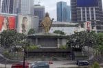 The EDSA Shrine at the corner of Epifanio de los Santos and Ortigas Avenues in Quezon City. Photo: patrickroque001/Wikipedia CC BY-SA 4.0