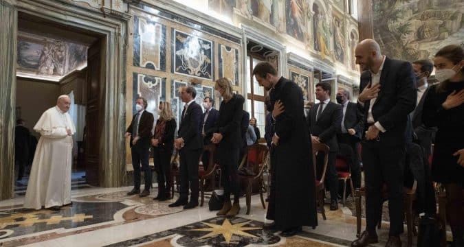 Pope encourages business leaders who put employees first
