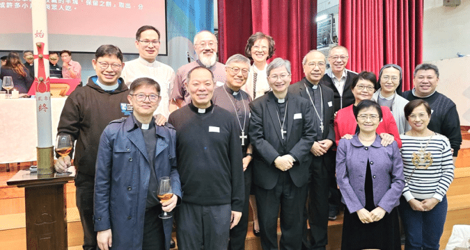 Ecumenical Passover brings Anglican and Catholic brethren around the table