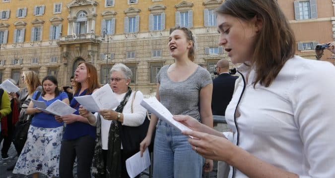 Pope decides women will be voting members of Synod of Bishops