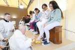 Pope washes feet of twelve women inmates
