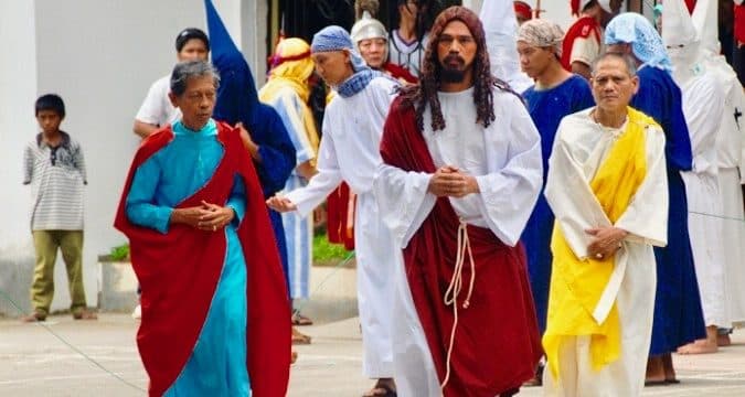 Filipino groups keep Holy Week alive