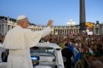Pope to young people: Share Christ’s Good News, not just photos and memories from Jubilee