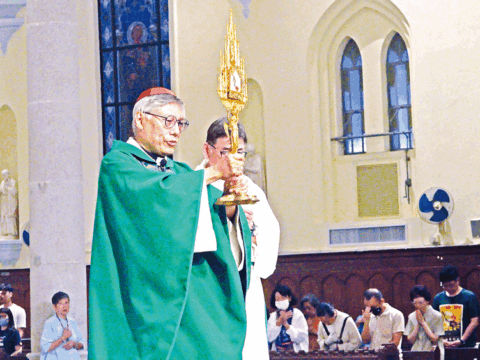 Over five thousand join Jubilee relic pilgrimage – a journey of hope with saints