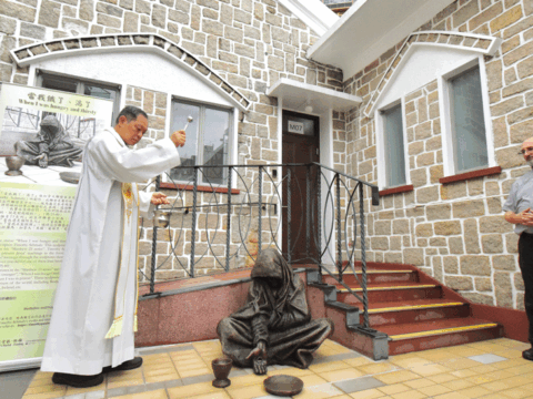 Sculpture ‘When I was hungry and thirsty’ highlights service to the poor