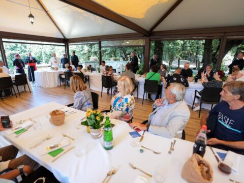 Burn with fire of God’s love, pope says at Mass and lunch with the poor
