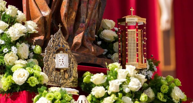 New young saints encourage faithful to live life to the full, pope says New young saints encourage faithful to live life to the full, pope says
