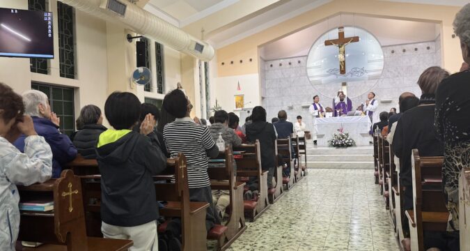Mass held in Tai Po to pray for fire victims