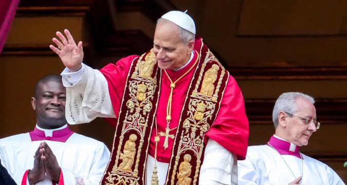 Reject hatred and seek dialogue, peace, and reconciliation, Pope Leo says in Urbi et Orbi