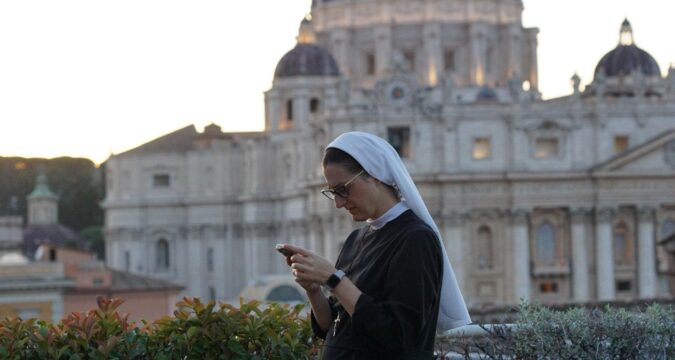 Religious sister new deputy of Vatican press office Religious sister new deputy of Vatican press office