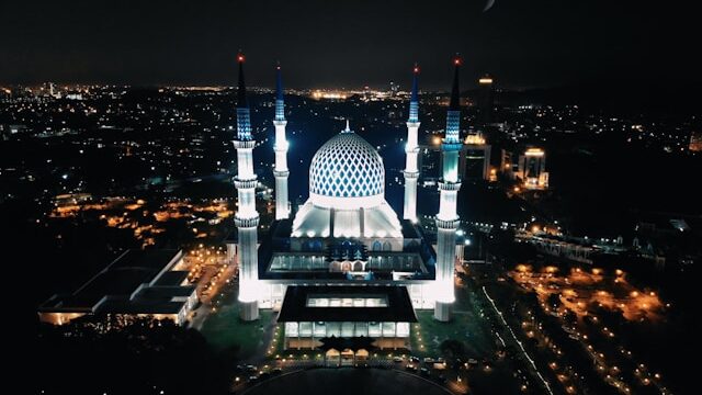 Lent and Ramadan: catalysts for a renewed world Lent and Ramadan: catalysts for a renewed world