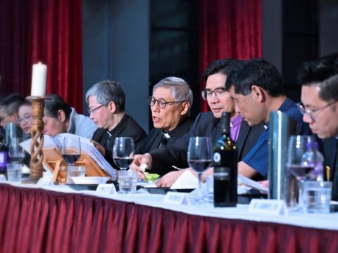 Catholic and Anglican faithful share Passover meal in Kowloon City