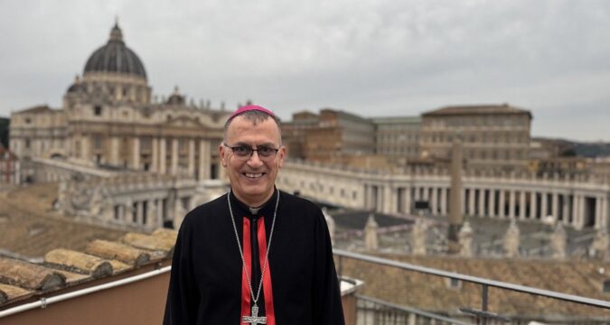 Pope grants ecclesiastical communion to new Chaldean Patriarch