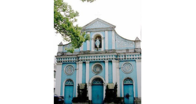 Hangzhou cathedral commissions extraordinary ministers