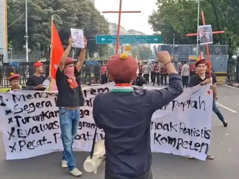 Indonesia’s Catholic students join calls to halt meal programme