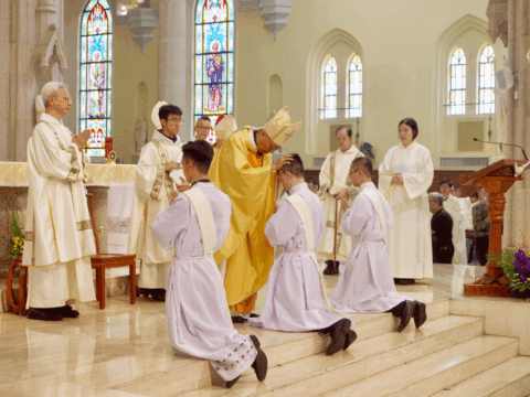 Hong Kong celebrates the ordination of three new diocesan priests