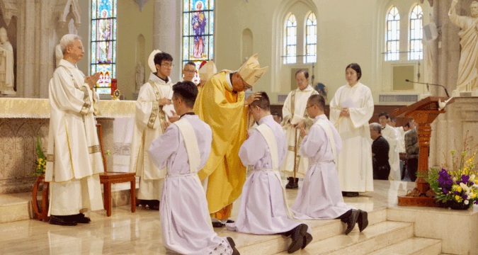 Hong Kong celebrates the ordination of three new diocesan priests