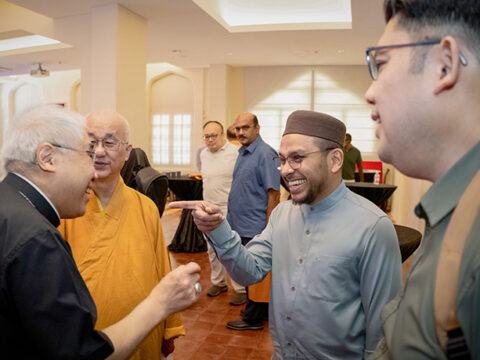 Cardinal urges deeper interfaith friendship at Singapore dialogue Cardinal urges deeper interfaith friendship at Singapore dialogue
